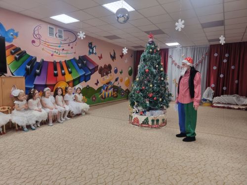 Новогодний утренник погрузил лаишевских ребят в атмосферу сказки