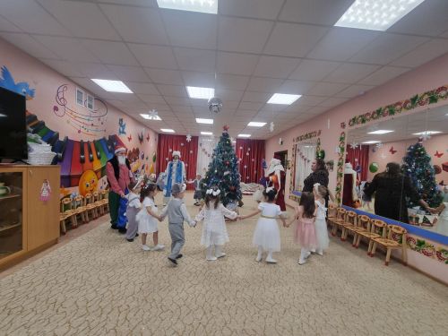 Новогодний утренник погрузил лаишевских ребят в атмосферу сказки