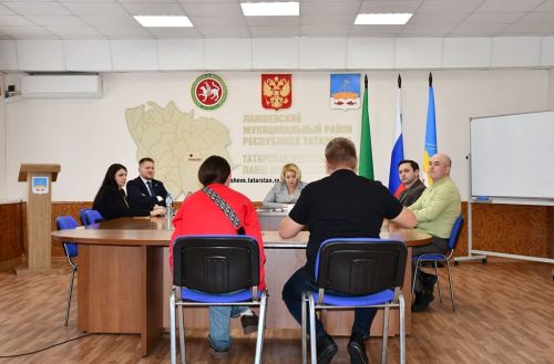 Начальник Управления Раиса РТ по работе с обращениями граждан провела личный приём в Лаишевском районе