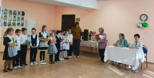 Дети поздравили участников Ордена Милосердия с Днём пожилого человека