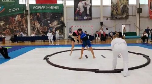 Сокуровская сумоистка Айдана Сакипова поборется за медали первенства России