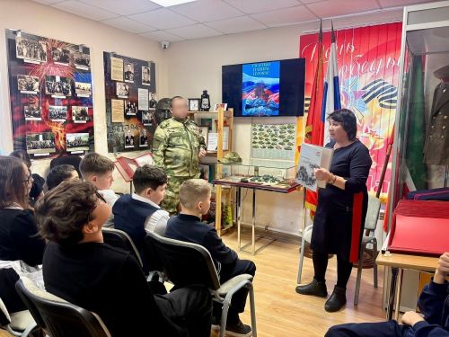 Лаишевские гимназисты побывали на встрече с ветераном СВО