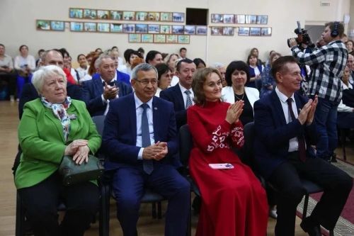 Имәнкискә мәктәбе Әстерхандагы педагогик форумда үз тәҗрибәсен тәкъдим итте