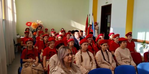 День открытых дверей в ЦВР объединил новичков и опытных юнармейцев
