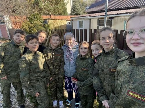 Кадеты Лаишевского района поздравили ветеранов педагогического труда