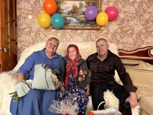 Лаешта 101 яшьлек тыл хезмәтчәнен котладылар