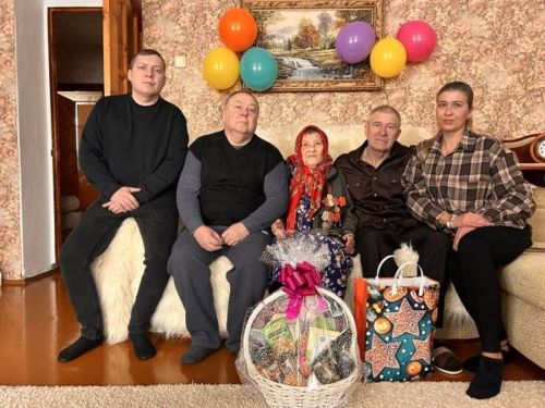 Лаешта 101 яшьлек тыл хезмәтчәнен котладылар