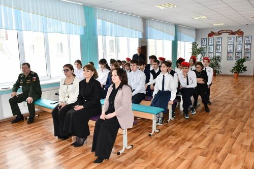 Лаеш районы өлкән сыйныф укучылары өчен парламент дәресе
