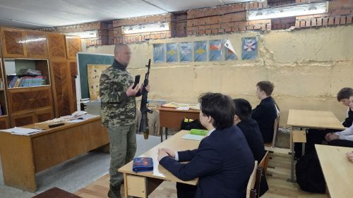 Участник СВО преподал мастер-класс учащимся Лаишевского района
