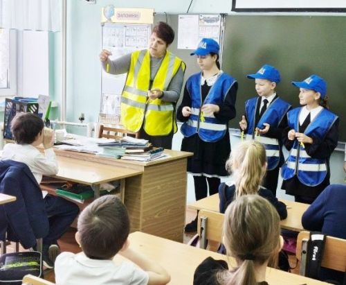 Брелки спасают жизни: в Державино ЮИД запустил акцию «Засветись!»