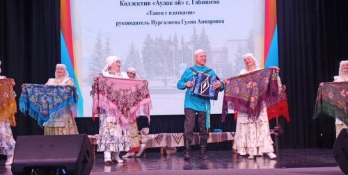 Лаеш районы артистлары «Балкыш» фестивалендә җәүһәрләр булып балкый: мәдәният яшькә карамый