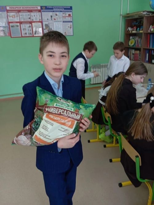 Юные экологи Лаишевского района отметили День посадки цветов