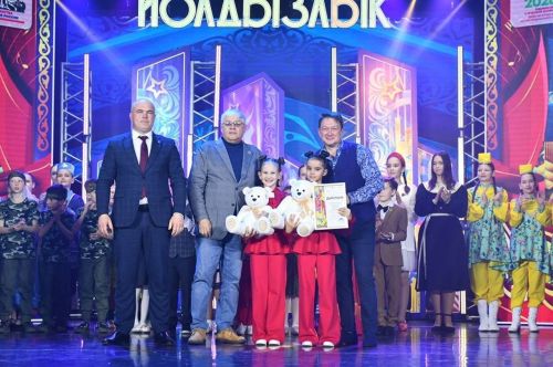 «Созвездие-Йолдызлык» фестиваленең якты мизгелләре: өченче урын белән котлауларны кабул итү