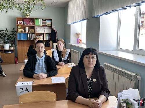 Родители и школьники Лаишево вместе сдали пробный экзамен