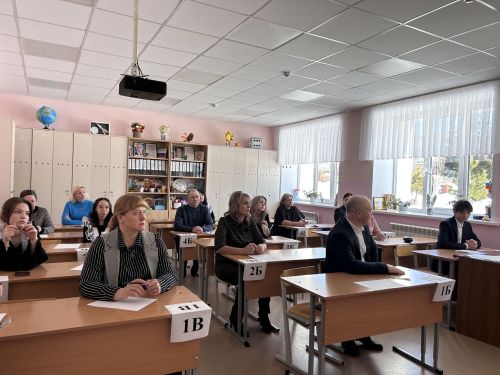Родители и школьники Лаишево вместе сдали пробный экзамен