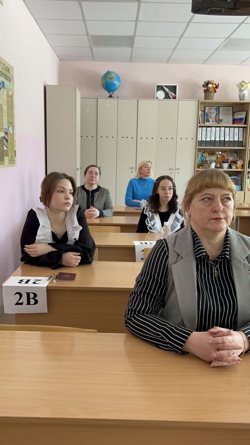 Родители и школьники Лаишево вместе сдали пробный экзамен