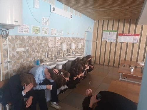 В Лаишевской школе № 2 состоялись учения по антитеррористической безопасности