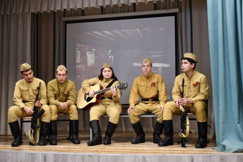 В Лаишевской школе №2 чествовали Год единства народов России