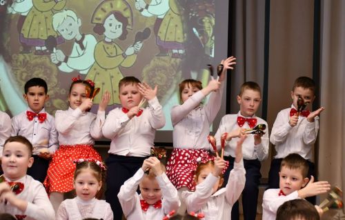 В Лаишевской школе №2 чествовали Год единства народов России