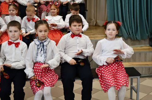 В Лаишевской школе №2 чествовали Год единства народов России