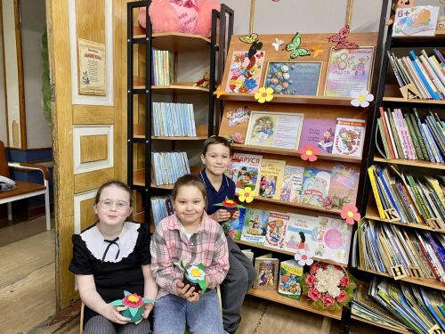 «Иң сөйкемле ханымнар бәйрәме»: Лаеш китапханәсеннән күргәзмә-бәйрәм