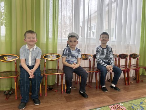 В детском саду «Берёзка» ребята подарили мамам и бабушкам весенний праздник