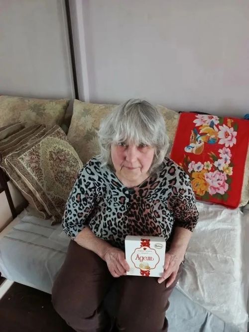 Лаишевские социальные работники поздравили своих подопечных с первым праздником весны