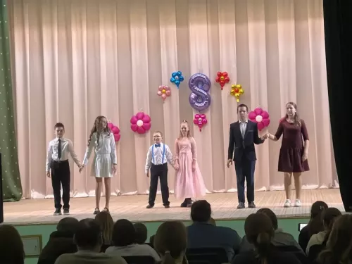 «Для любимых и единственных»: теплый концерт к 8 Марта в Среднедевятовском СДК тронул сердца!