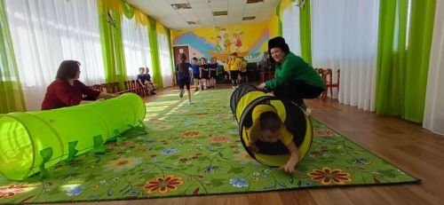 «Сәламәтлеккә — „Әйе“ дибез!»: Үзәк балалар китапханәсе балалар өчен бәйрәм оештырды