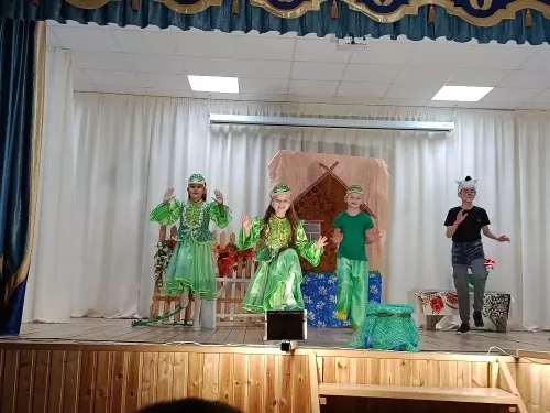 Именьковский СДК показал спектакль-мюзикл