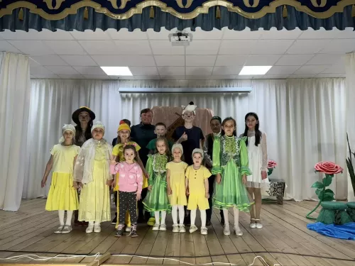 Именьковский СДК показал спектакль-мюзикл