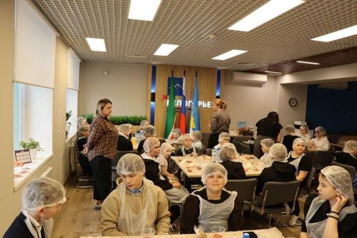 Махсус хәрби операциядә катнашучылар Лаеш балалары өчен «тәмле» мастер-класс оештырдылар