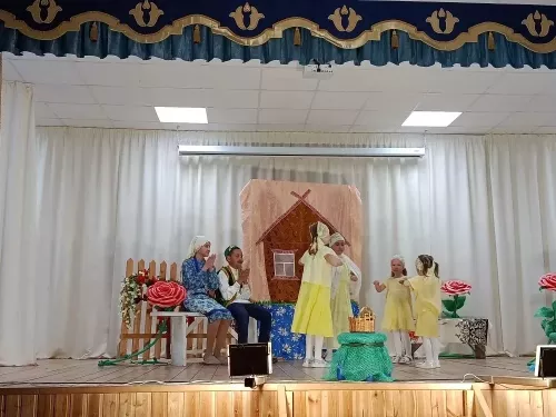 Именьковский СДК показал спектакль-мюзикл