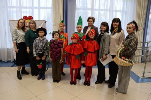 Район мәдәният йорты сәхнәсендә Лаеш районы мәктәп театрлары көч сынашты