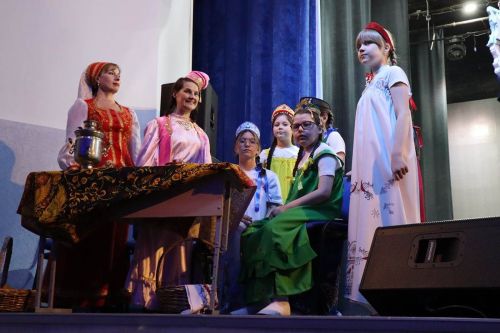 Район мәдәният йорты сәхнәсендә Лаеш районы мәктәп театрлары көч сынашты