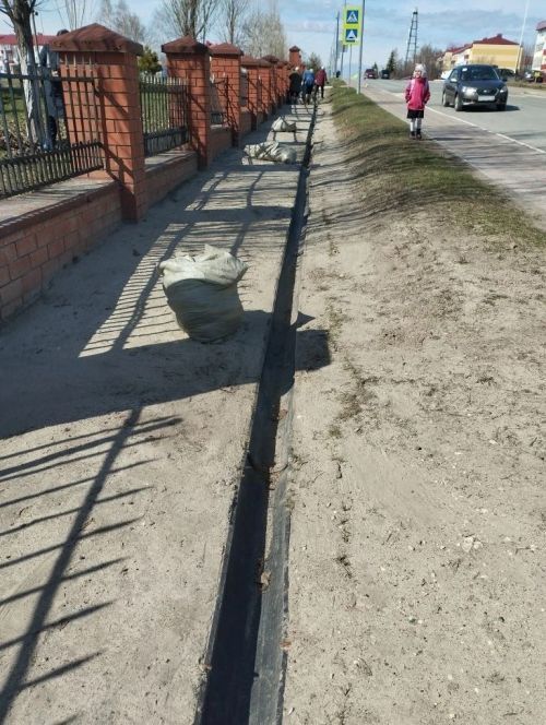 Субботник в Лаишевской школе №2: вместе за чистоту и порядок