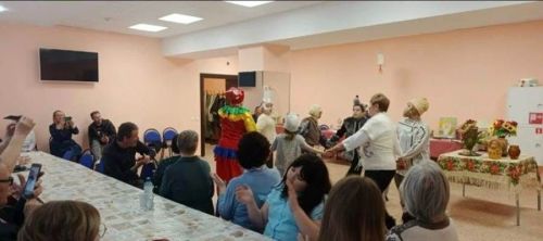 Кәгазьдәге сәнгать һәм күңелдәге яз: Шәфкатьлелек Орденында Кызыл тау бәйрәме һәм күргәзмә узды