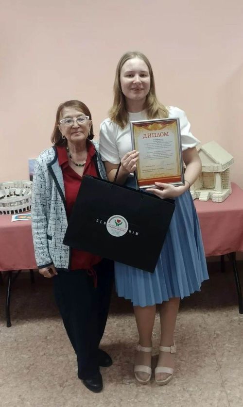 Кәгазьдәге сәнгать һәм күңелдәге яз: Шәфкатьлелек Орденында Кызыл тау бәйрәме һәм күргәзмә узды