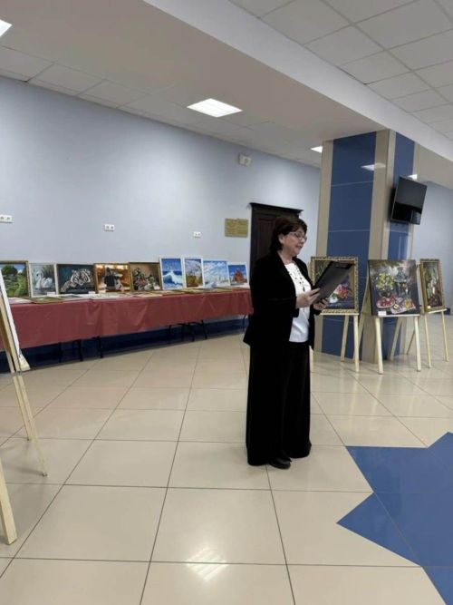 «Төсләрдә тормыш гармониясе»: Елена Дильмеева күргәзмәсе — җан белән сәнгать диалогы