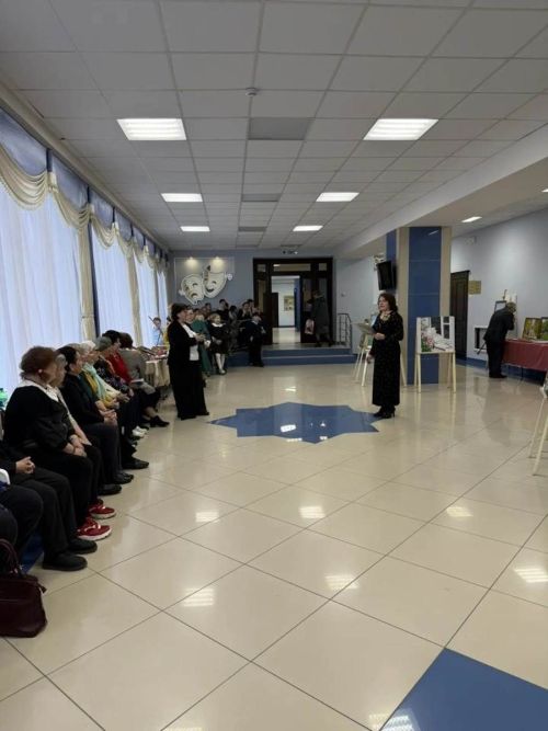 «Төсләрдә тормыш гармониясе»: Елена Дильмеева күргәзмәсе — җан белән сәнгать диалогы