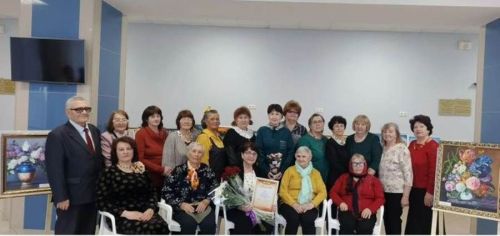 «Төсләрдә тормыш гармониясе»: Елена Дильмеева күргәзмәсе — җан белән сәнгать диалогы