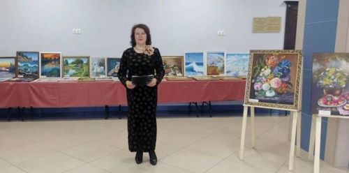 «Төсләрдә тормыш гармониясе»: Елена Дильмеева күргәзмәсе — җан белән сәнгать диалогы