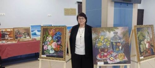 «Төсләрдә тормыш гармониясе»: Елена Дильмеева күргәзмәсе — җан белән сәнгать диалогы