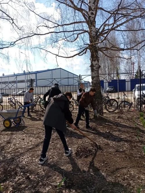 Подростки Лаишевского района поддерживают чистоту родного села