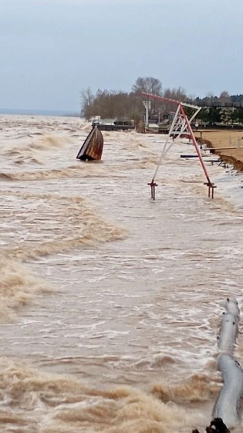 Неспокойно Камское море