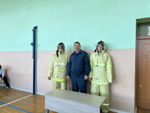 Учащиеся Лаишевского района соревновались в сборе боевого комплекта пожарного