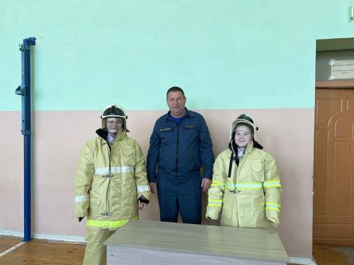 Учащиеся Лаишевского района соревновались в сборе боевого комплекта пожарного