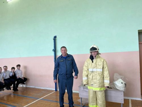 Учащиеся Лаишевского района соревновались в сборе боевого комплекта пожарного