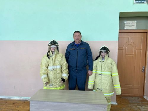 Учащиеся Лаишевского района соревновались в сборе боевого комплекта пожарного