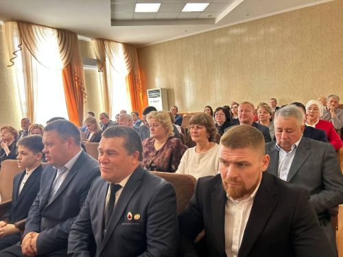 На «Деловом понедельнике» Глава Лаишевского района вручил награды выдающимся спортсменам